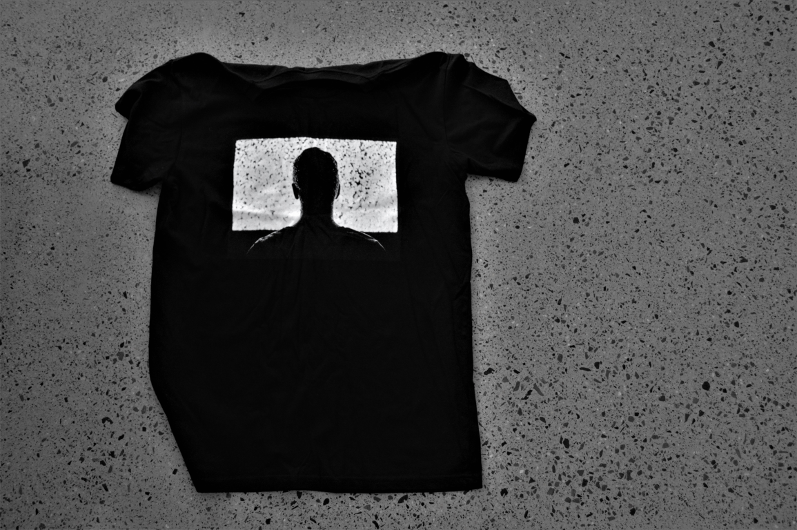 plugged.in tee [FRONT]